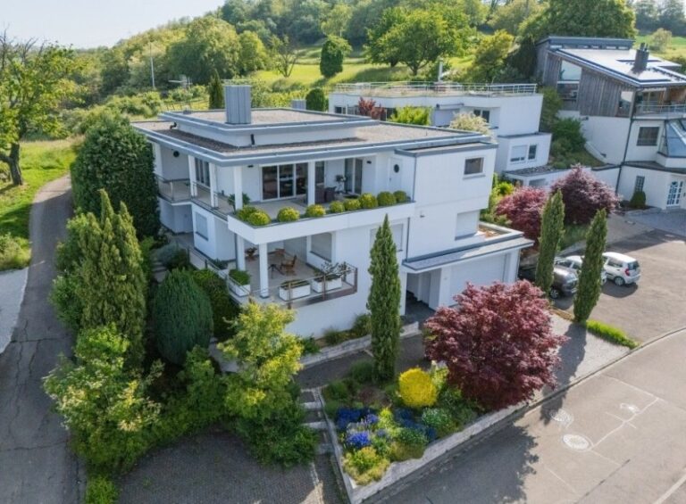 Villa mit 3 Einheiten