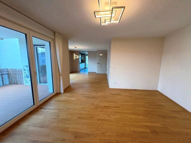 Wohnen mit gr. Balkon
